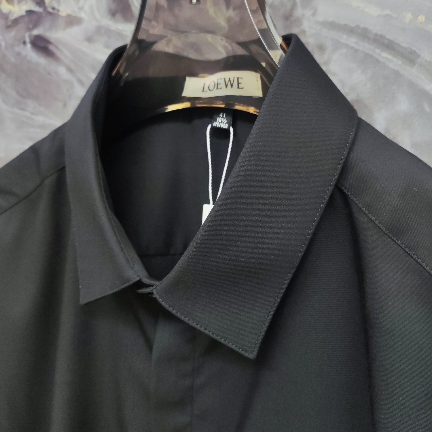    Loewe 罗意威  2025ss新款长袖 衬衫 衬衣，高端版本！专柜定制面料 透气舒适度高，细节