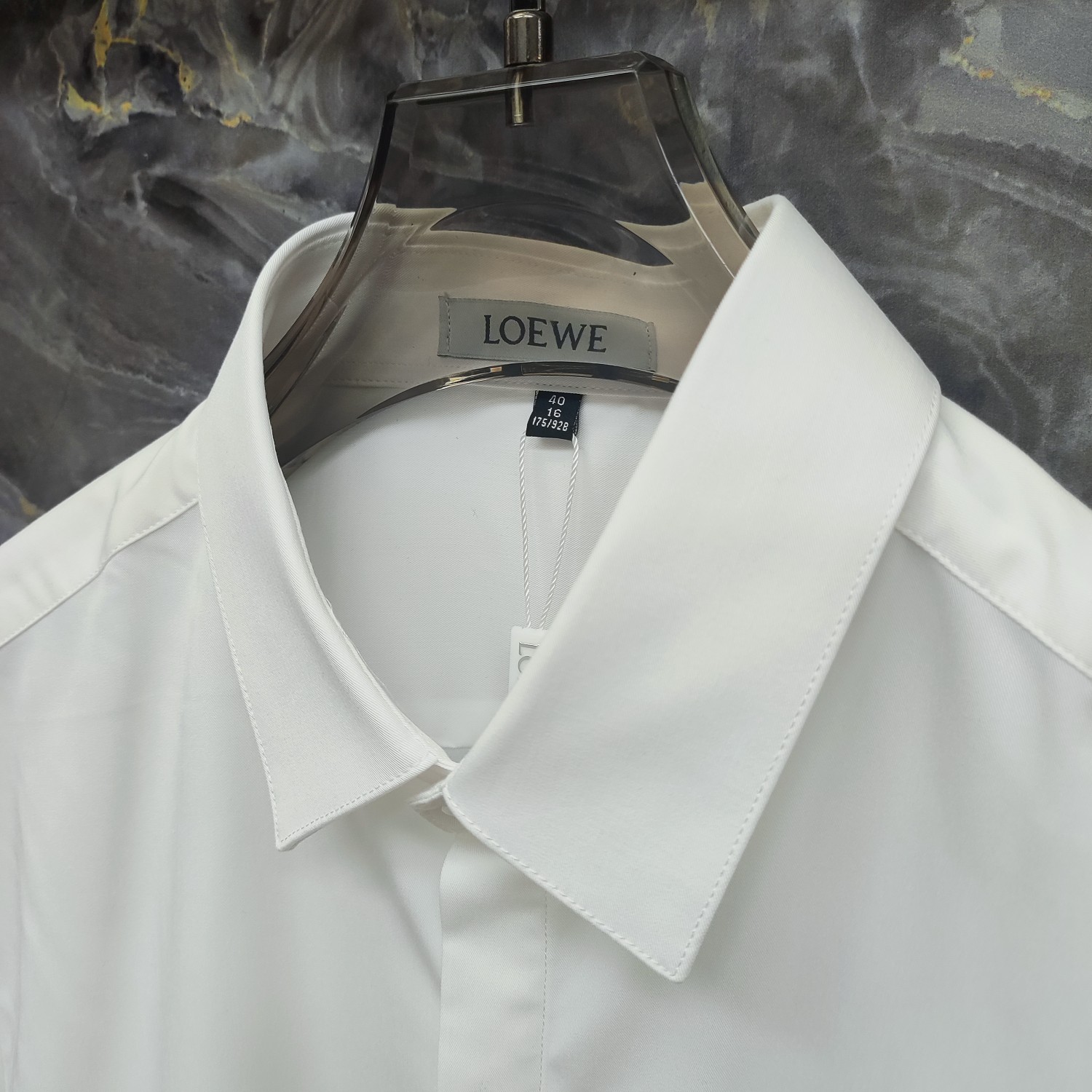 Loewe 罗意威 2025ss新款长袖 衬衫 衬衣，高端版本！专柜定制面料 透气舒适度高，细节无可挑剔