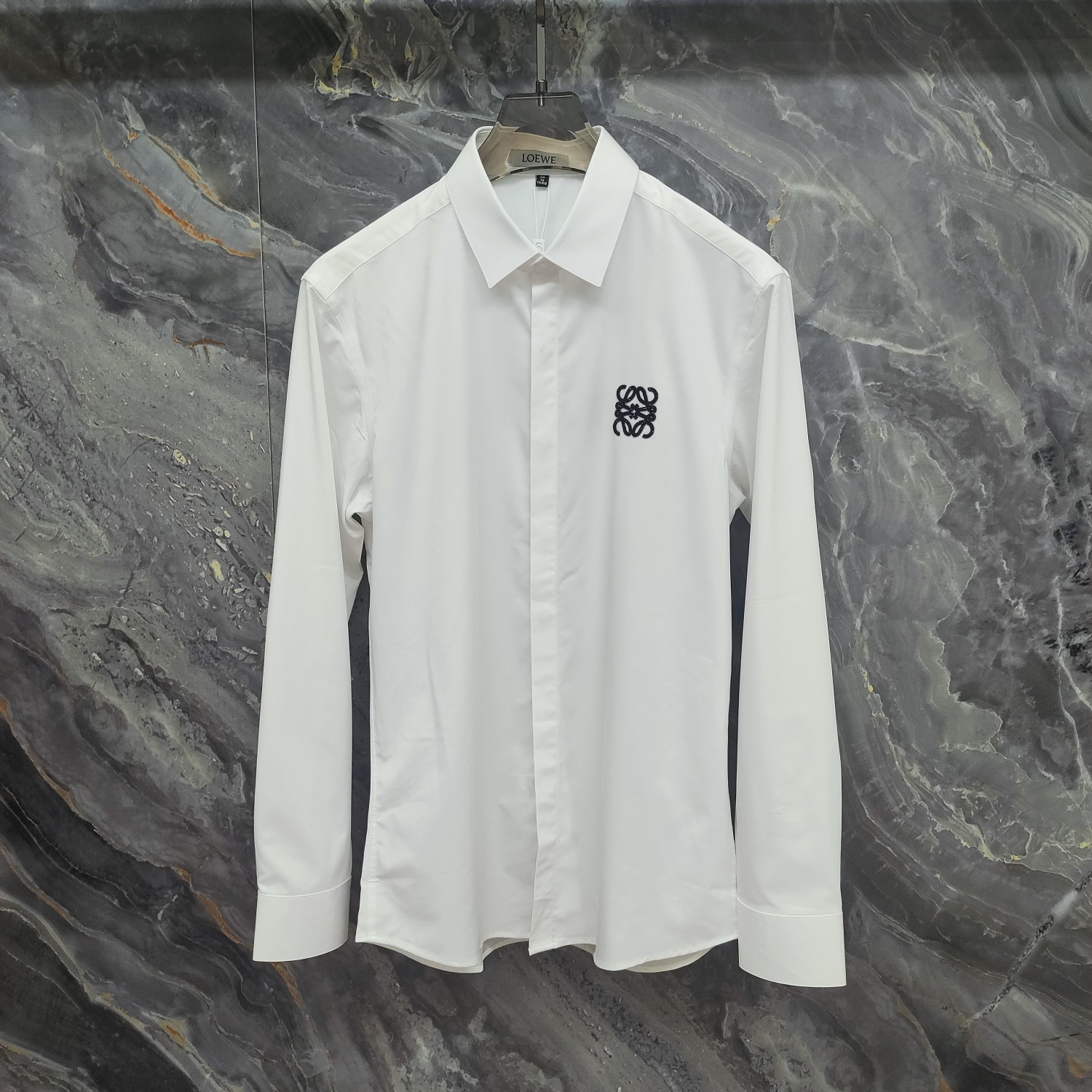 Loewe 罗意威 2025ss新款长袖 衬衫 衬衣，高端版本！专柜定制面料 透气舒适度高，细节无可挑剔