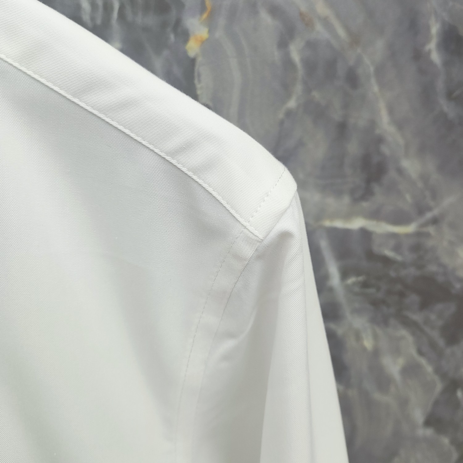 Loewe 罗意威 2025ss新款长袖 衬衫 衬衣，高端版本！专柜定制面料 透气舒适度高，细节无可挑剔