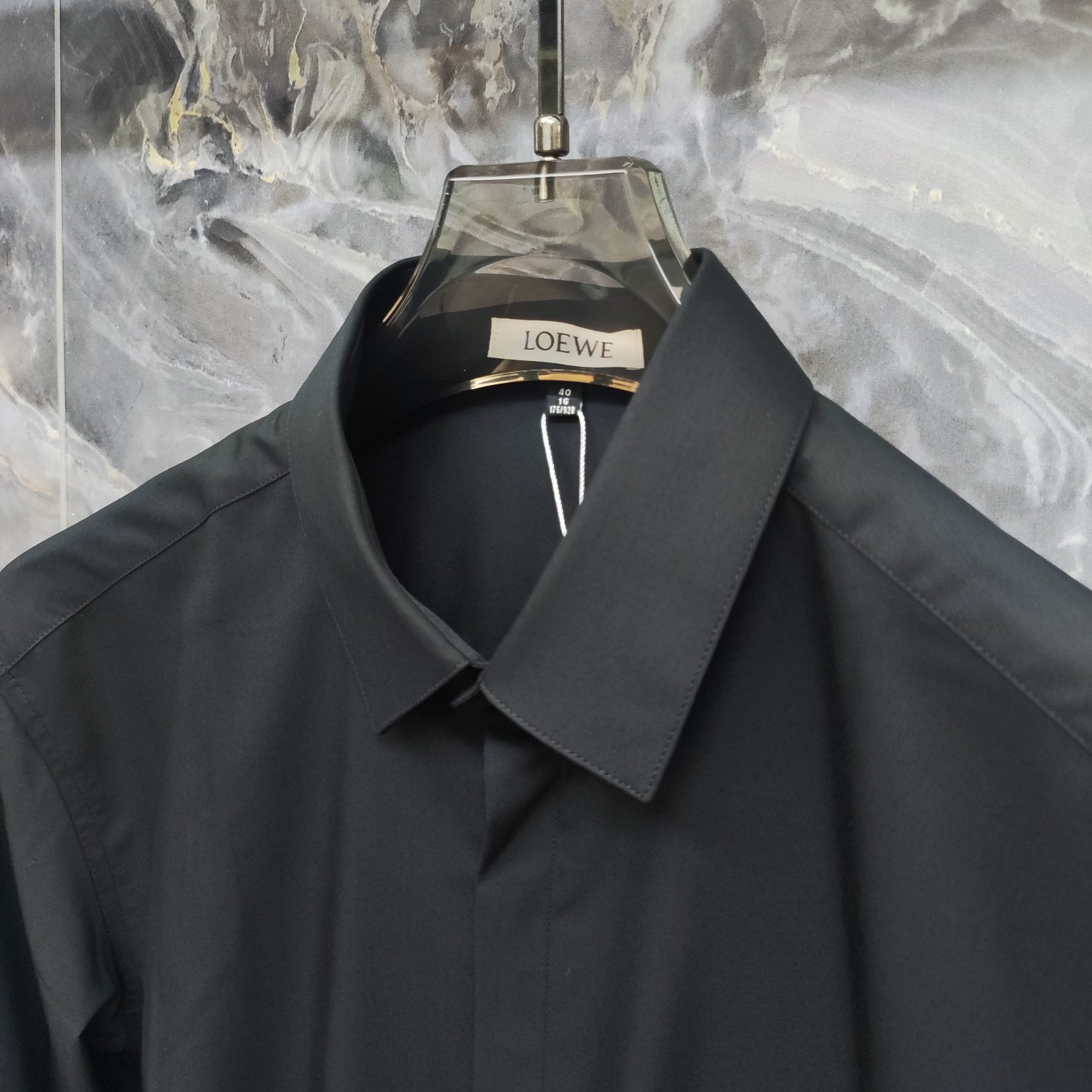 Loewe 罗意威 2025ss新款长袖 衬衫 衬衣，高端版本！专柜定制面料 透气舒适度高，细节无可挑剔