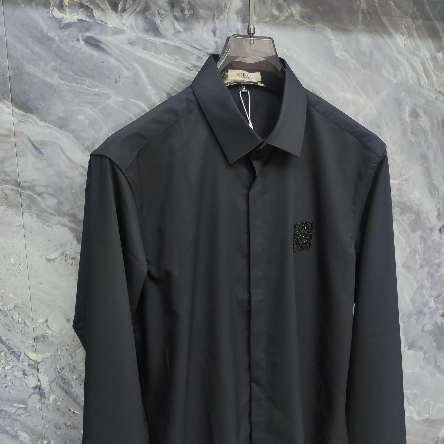 Loewe 罗意威 2025ss新款长袖 衬衫 衬衣，高端版本！专柜定制面料 透气舒适度高，细节无可挑剔