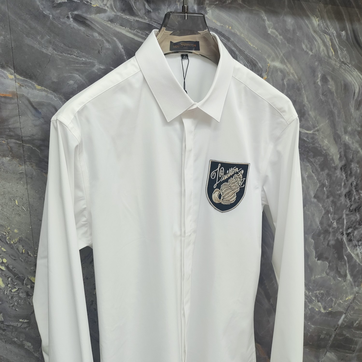 路易威登 LV 2025ss新款长袖 衬衫 衬衣，高端版本！专柜定制面料 透气舒适度高，细节无可挑剔，品