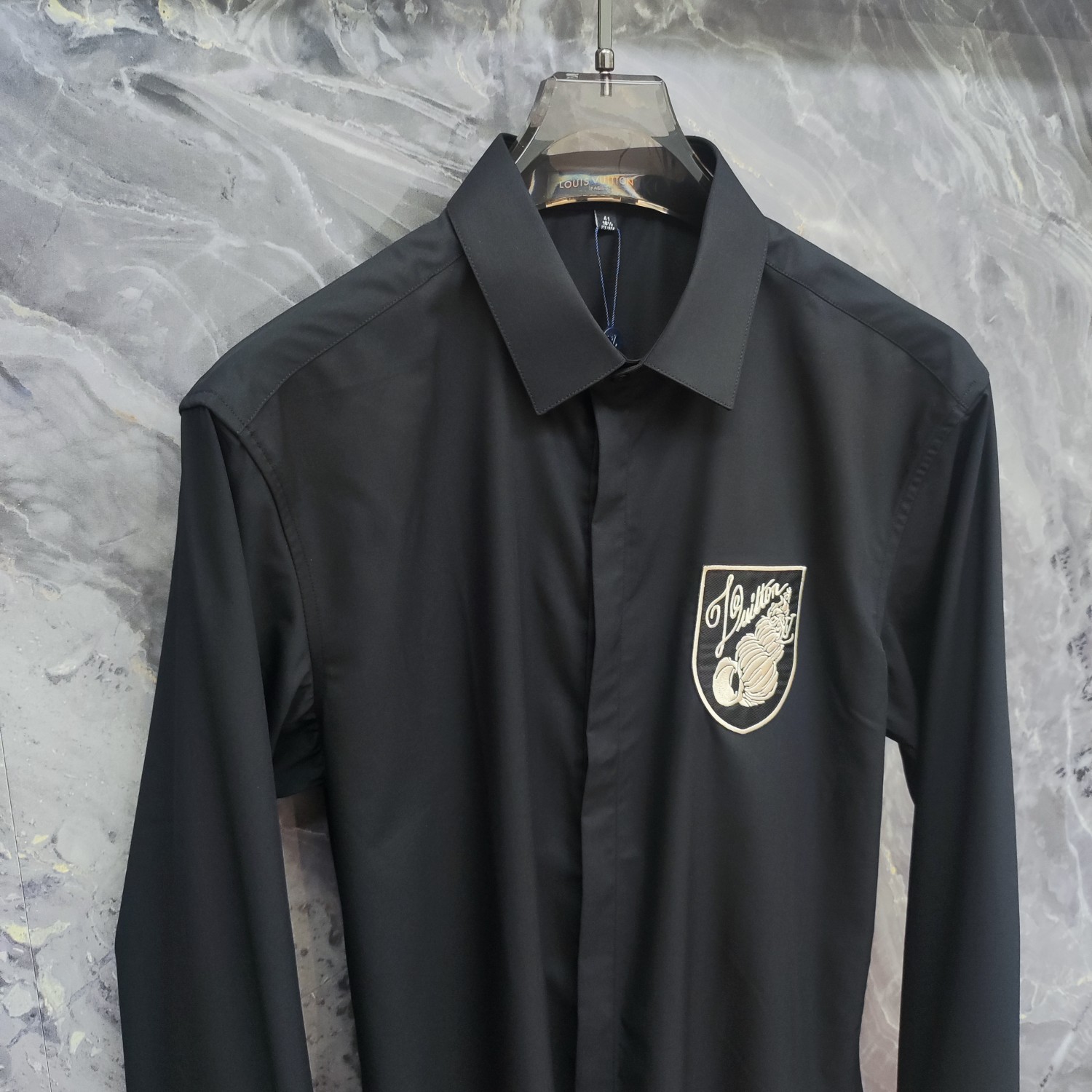 路易威登 LV 2025ss新款长袖 衬衫 衬衣，高端版本！专柜定制面料 透气舒适度高，细节无可挑剔，品