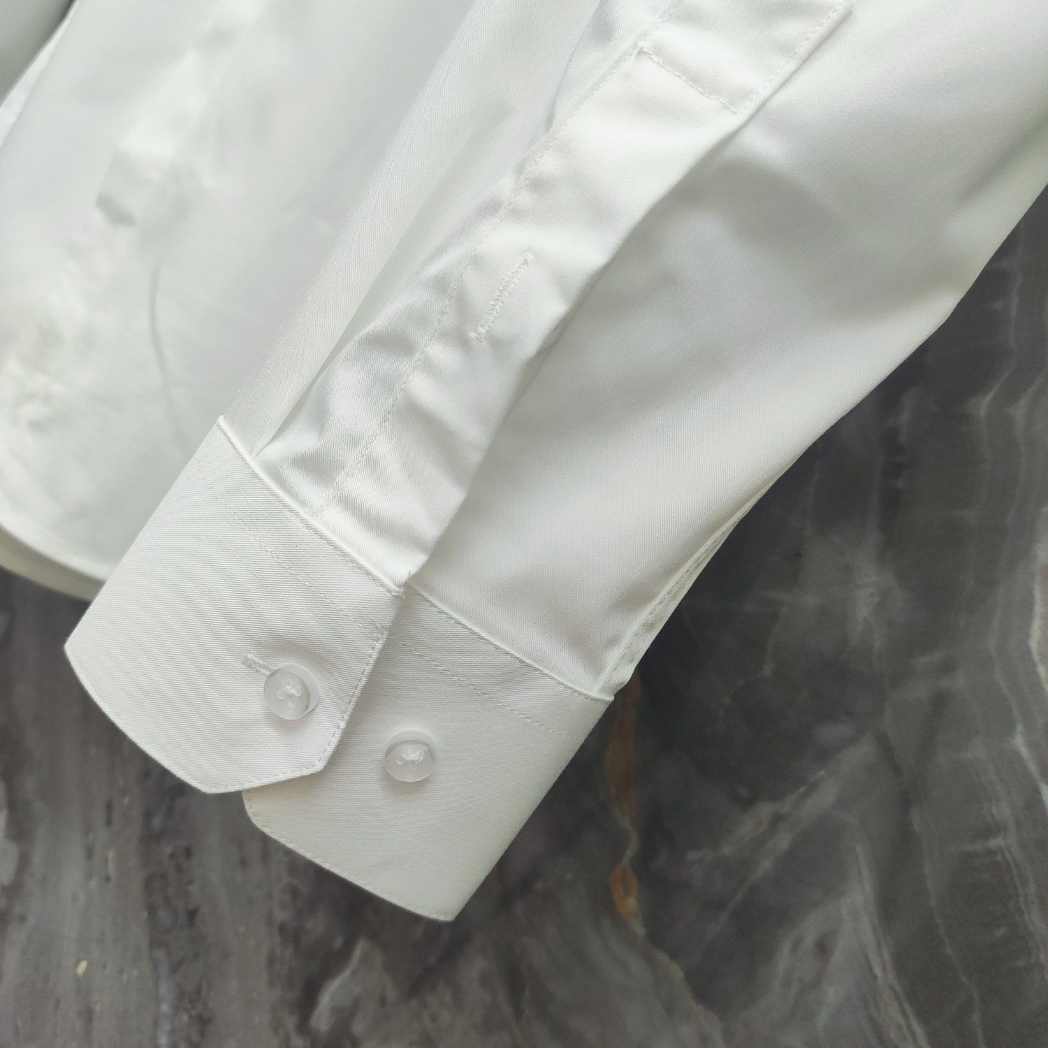 杜嘉班纳 DG 2025ss新款长袖 衬衫 衬衣，高端版本！专柜定制面料 透气舒适度高，细节无可挑剔，品