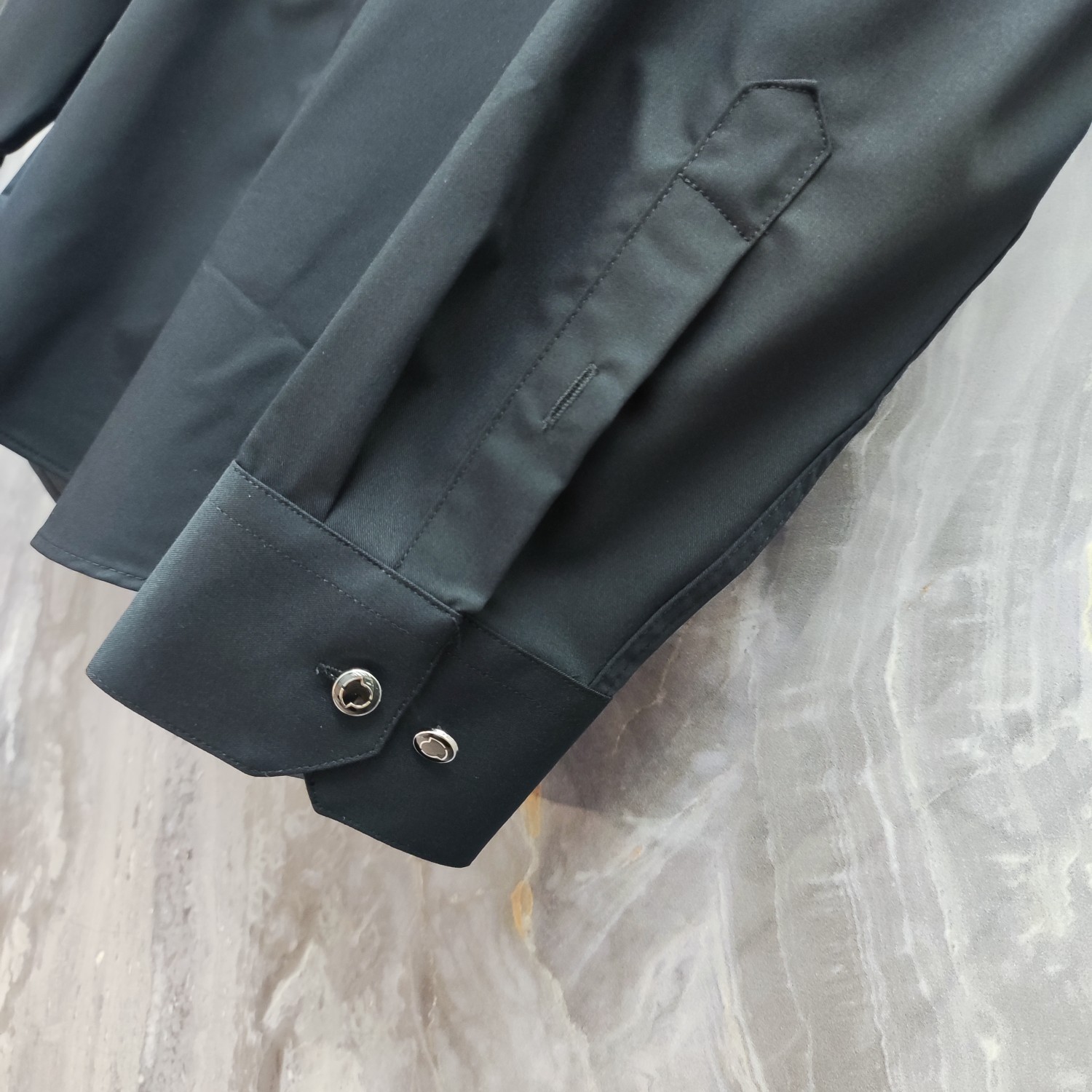 M*ncler 蒙口 2025ss新款长袖 衬衫 衬衣，高端版本！专柜定制面料 透气舒适度高，细节无可挑