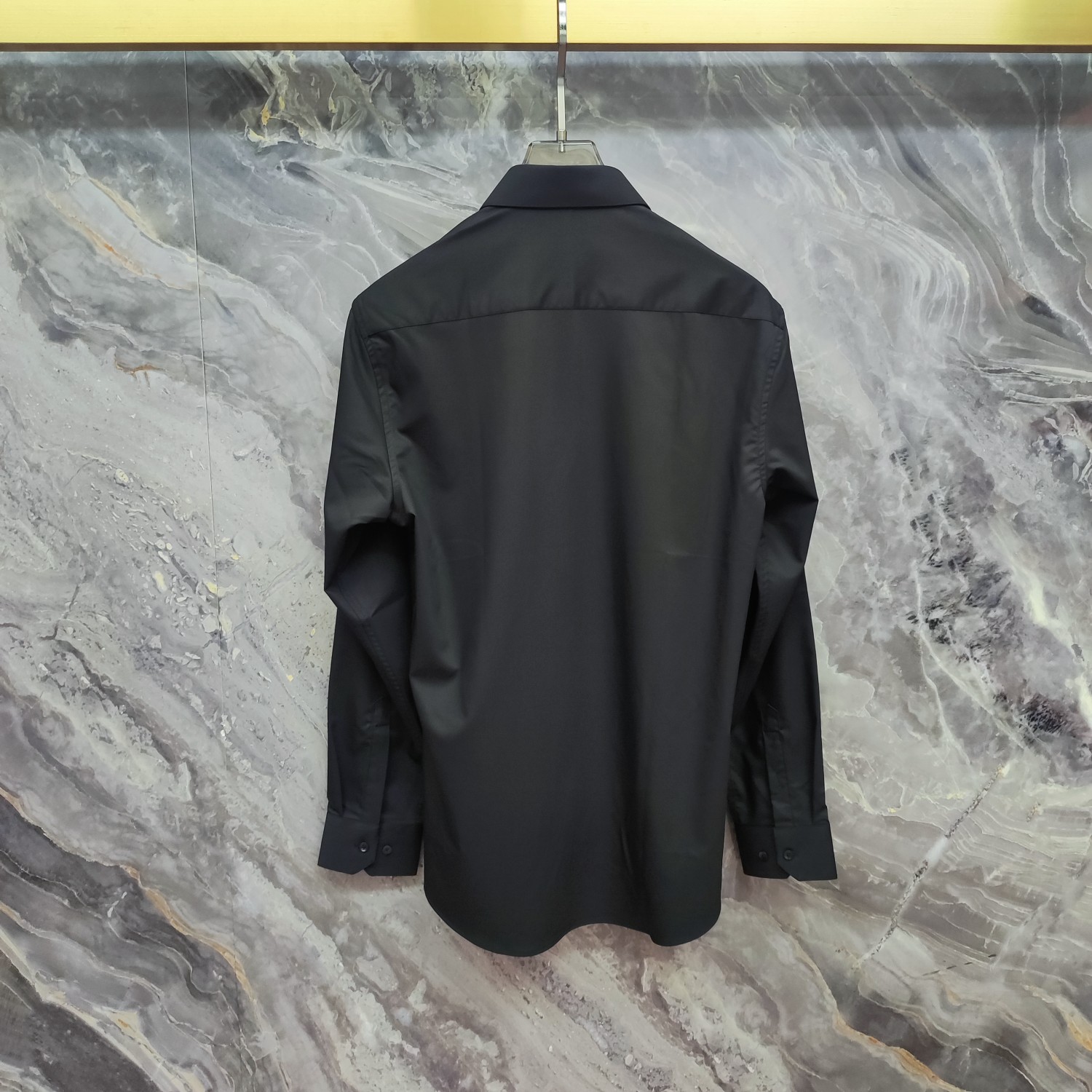 始祖鸟 2025ss新款长袖 衬衫 衬衣，高端版本！专柜定制面料 透气舒适度高，细节无可挑剔，品牌元素设