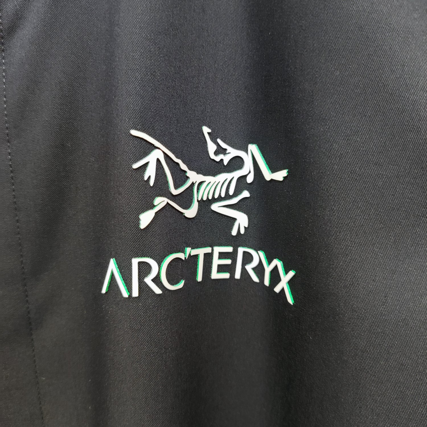 始祖鸟 2025ss新款长袖 衬衫 衬衣，高端版本！专柜定制面料 透气舒适度高，细节无可挑剔，品牌元素设