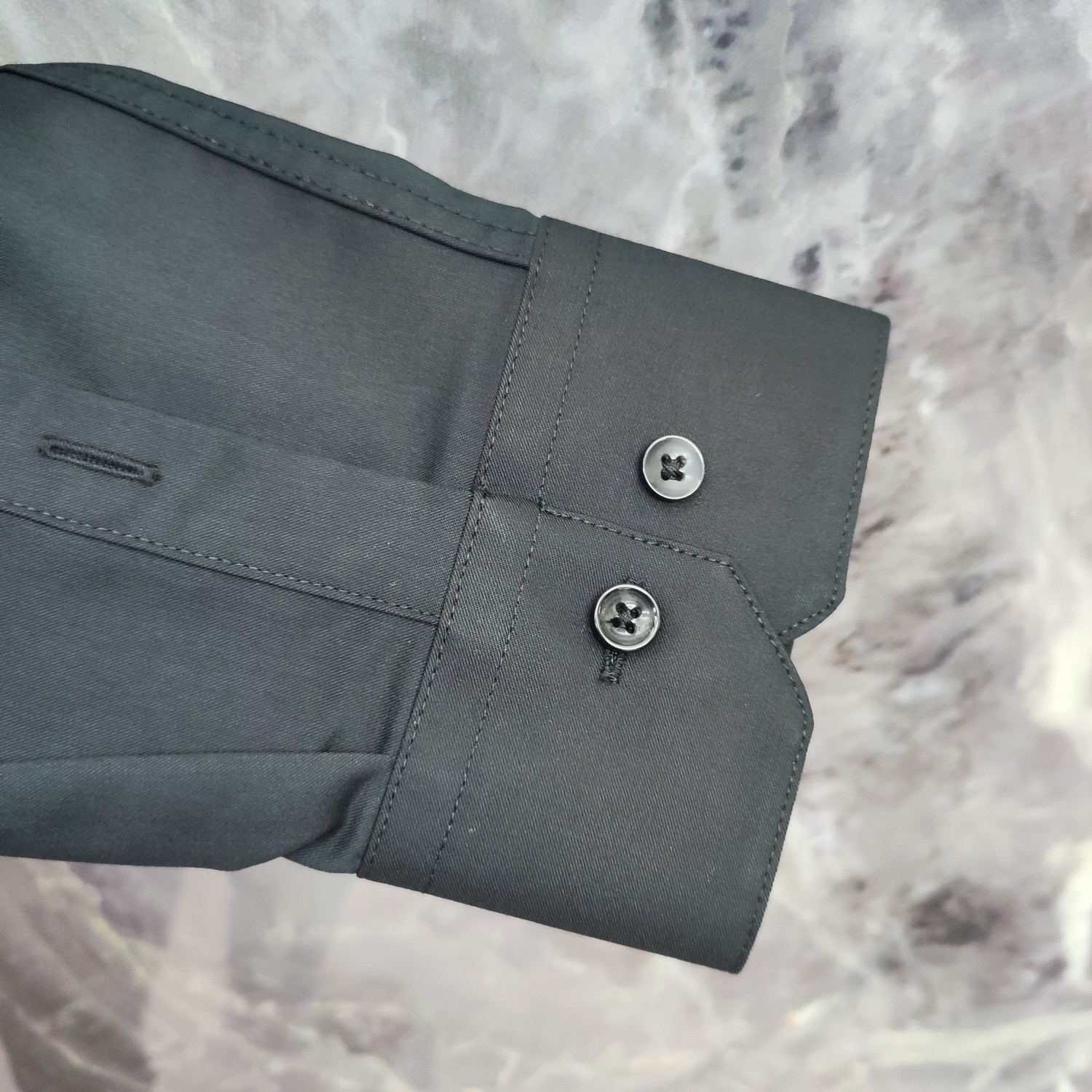 始祖鸟 2025ss新款长袖 衬衫 衬衣，高端版本！专柜定制面料 透气舒适度高，细节无可挑剔，品牌元素设