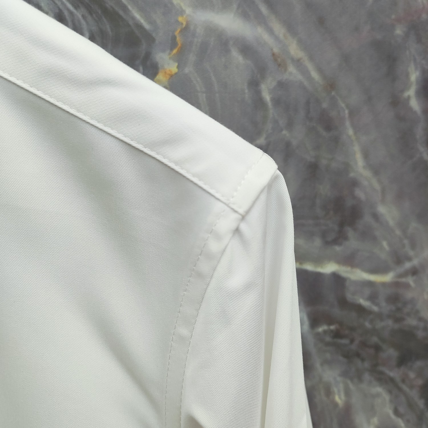 始祖鸟 2025ss新款长袖 衬衫 衬衣，高端版本！专柜定制面料 透气舒适度高，细节无可挑剔，品牌元素设