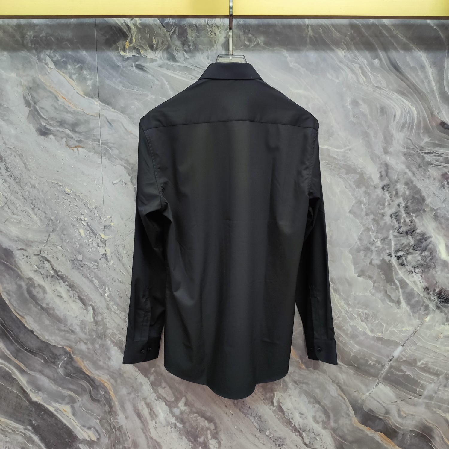 始祖鸟 2025ss新款长袖 衬衫 衬衣，高端版本！专柜定制面料 透气舒适度高，细节无可挑剔，品牌元素设