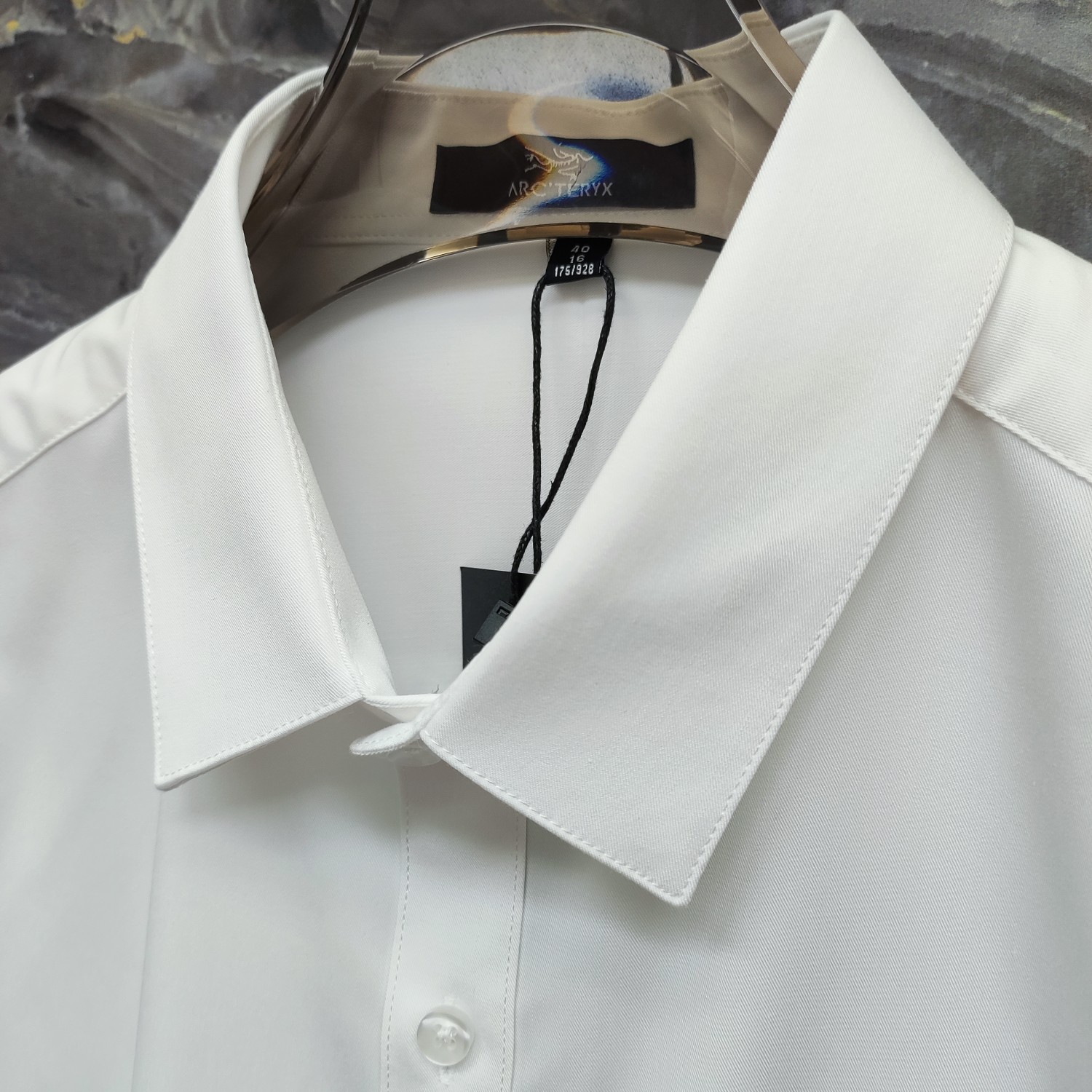 始祖鸟 2025ss新款长袖 衬衫 衬衣，高端版本！专柜定制面料 透气舒适度高，细节无可挑剔，品牌元素设