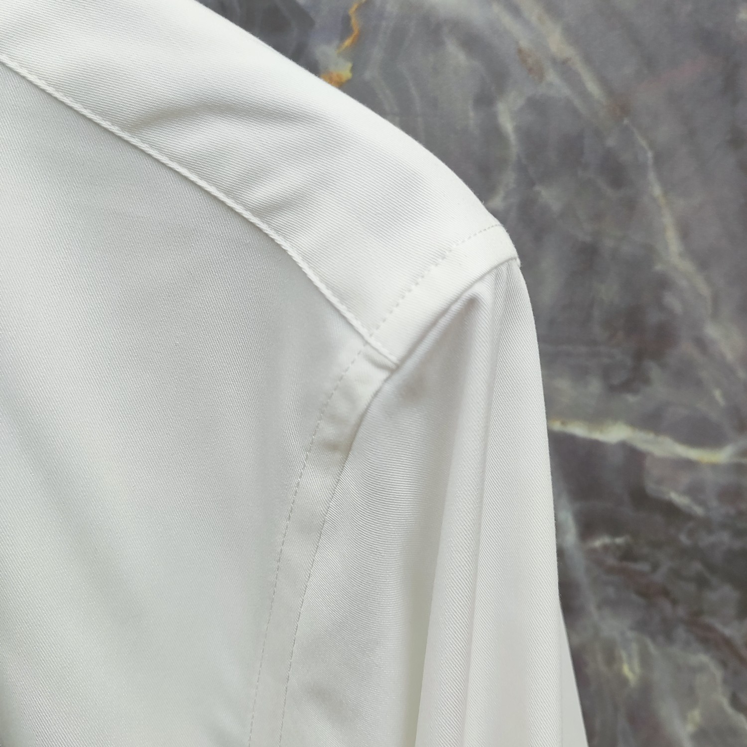 始祖鸟 2025ss新款长袖 衬衫 衬衣，高端版本！专柜定制面料 透气舒适度高，细节无可挑剔，品牌元素设