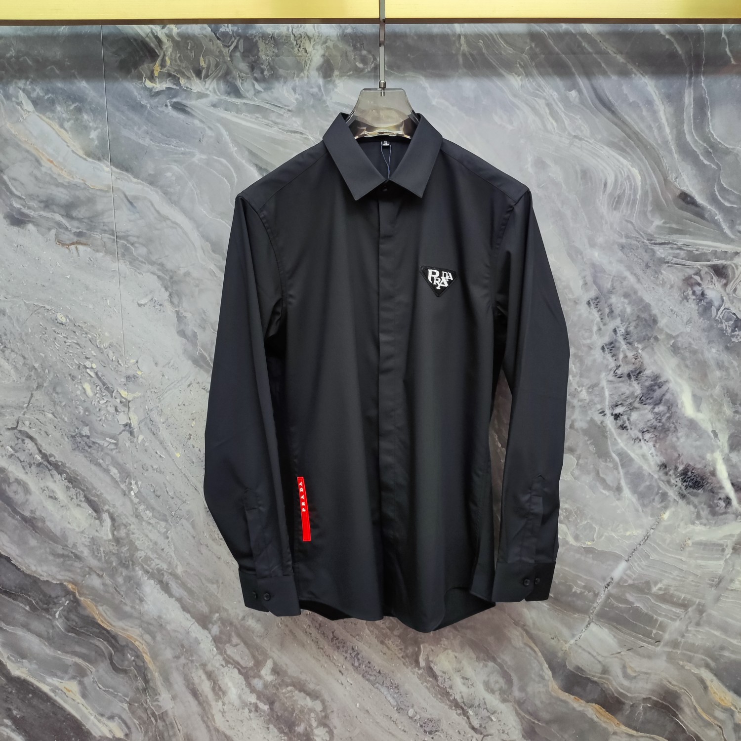 普拉达 PRADA 2025ss新款长袖 衬衫 衬衣，高端版本！专柜定制面料 透气舒适度高，细节无可挑剔