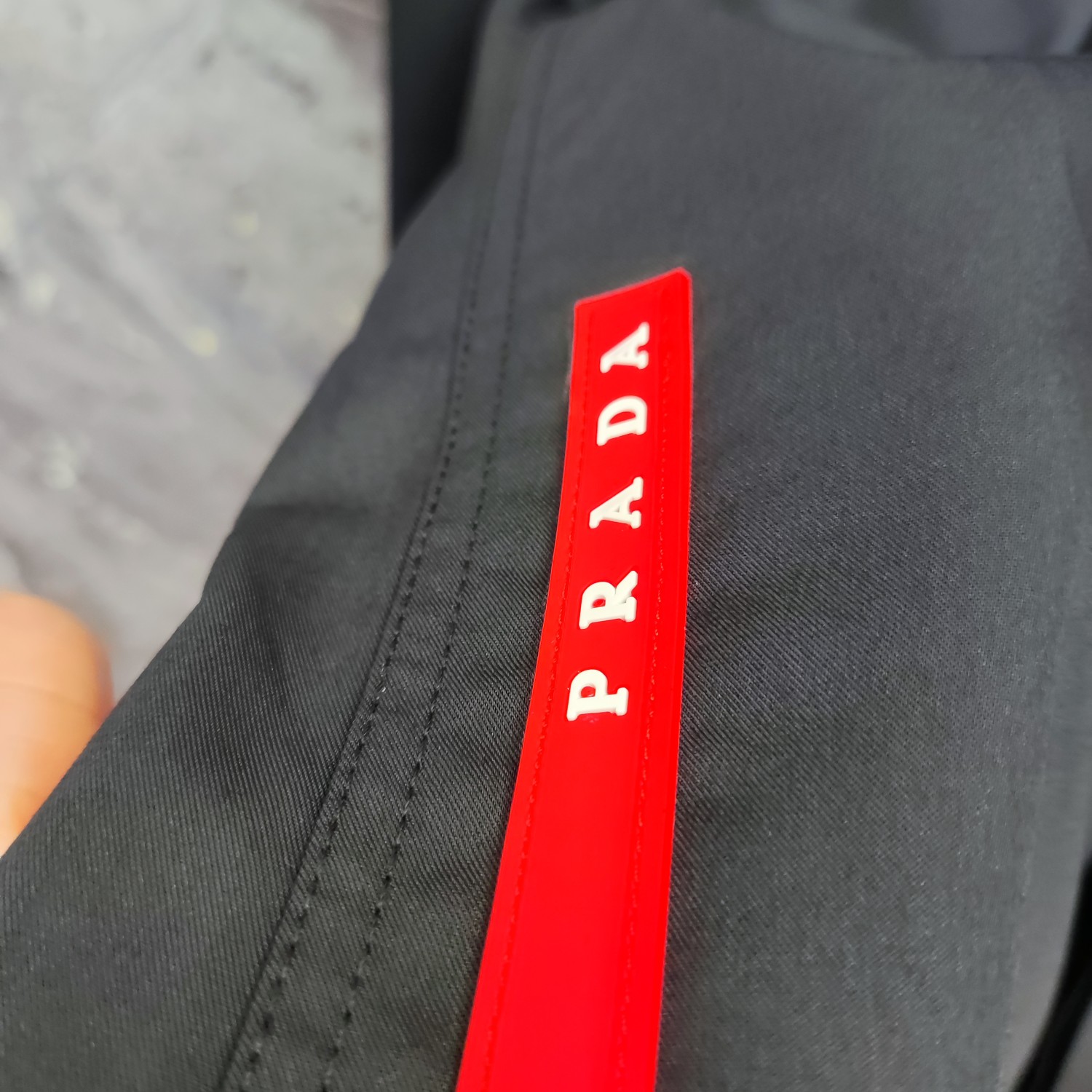 普拉达 PRADA 2025ss新款长袖 衬衫 衬衣，高端版本！专柜定制面料 透气舒适度高，细节无可挑剔