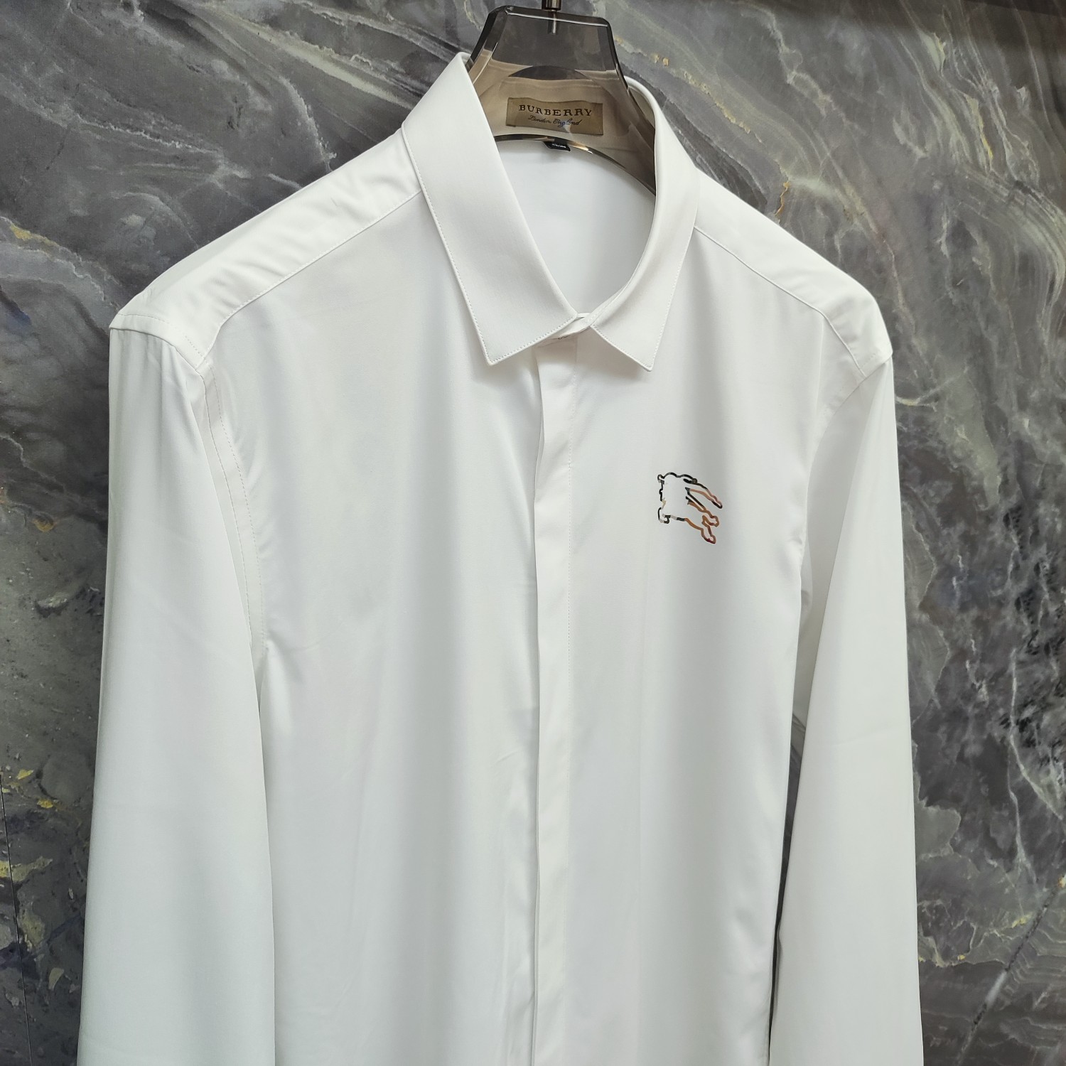   巴宝莉  BURBERRY  2025ss新款长袖 衬衫 衬衣，高端版本！专柜定制面料 透气舒适度高