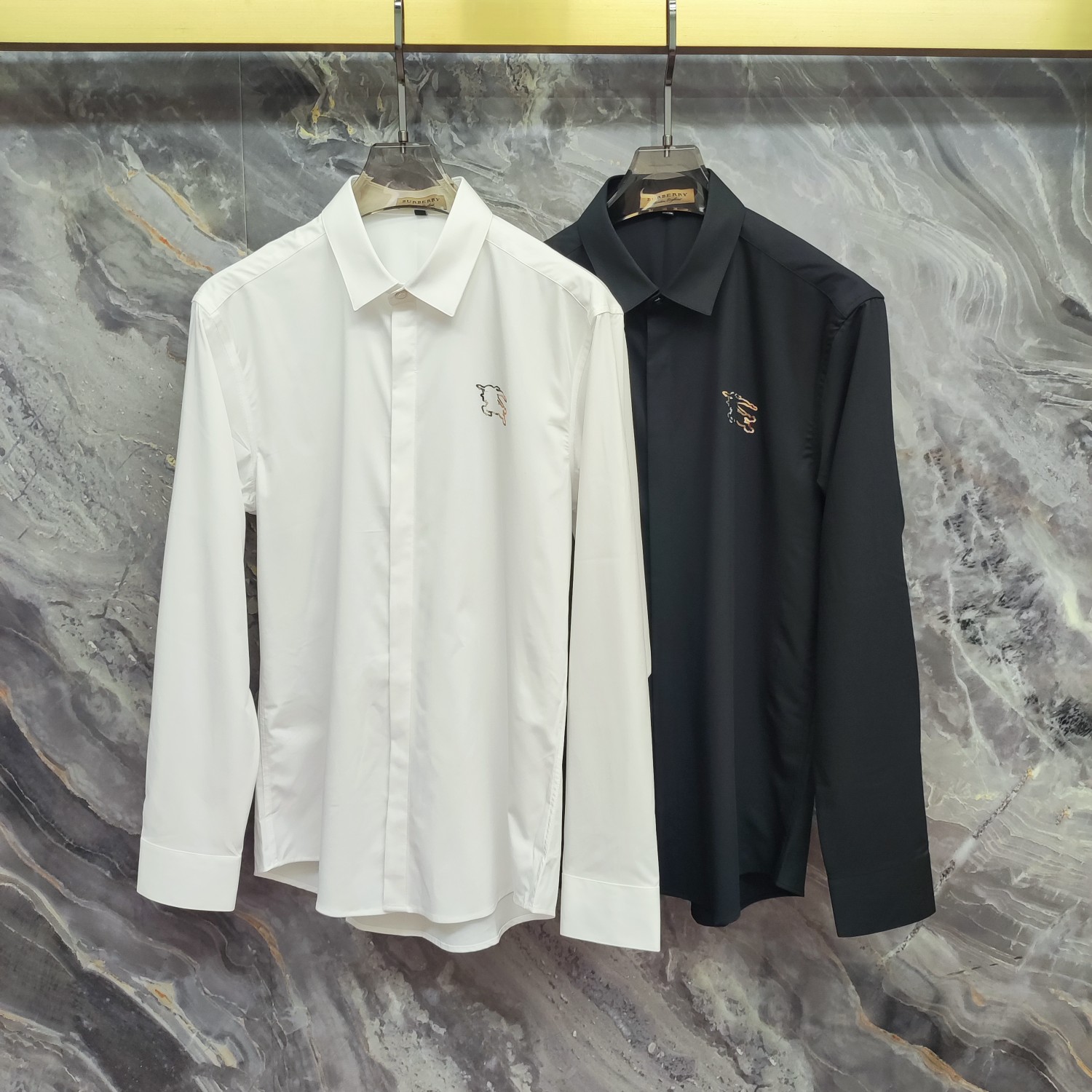   巴宝莉  BURBERRY  2025ss新款长袖 衬衫 衬衣，高端版本！专柜定制面料 透气舒适度高