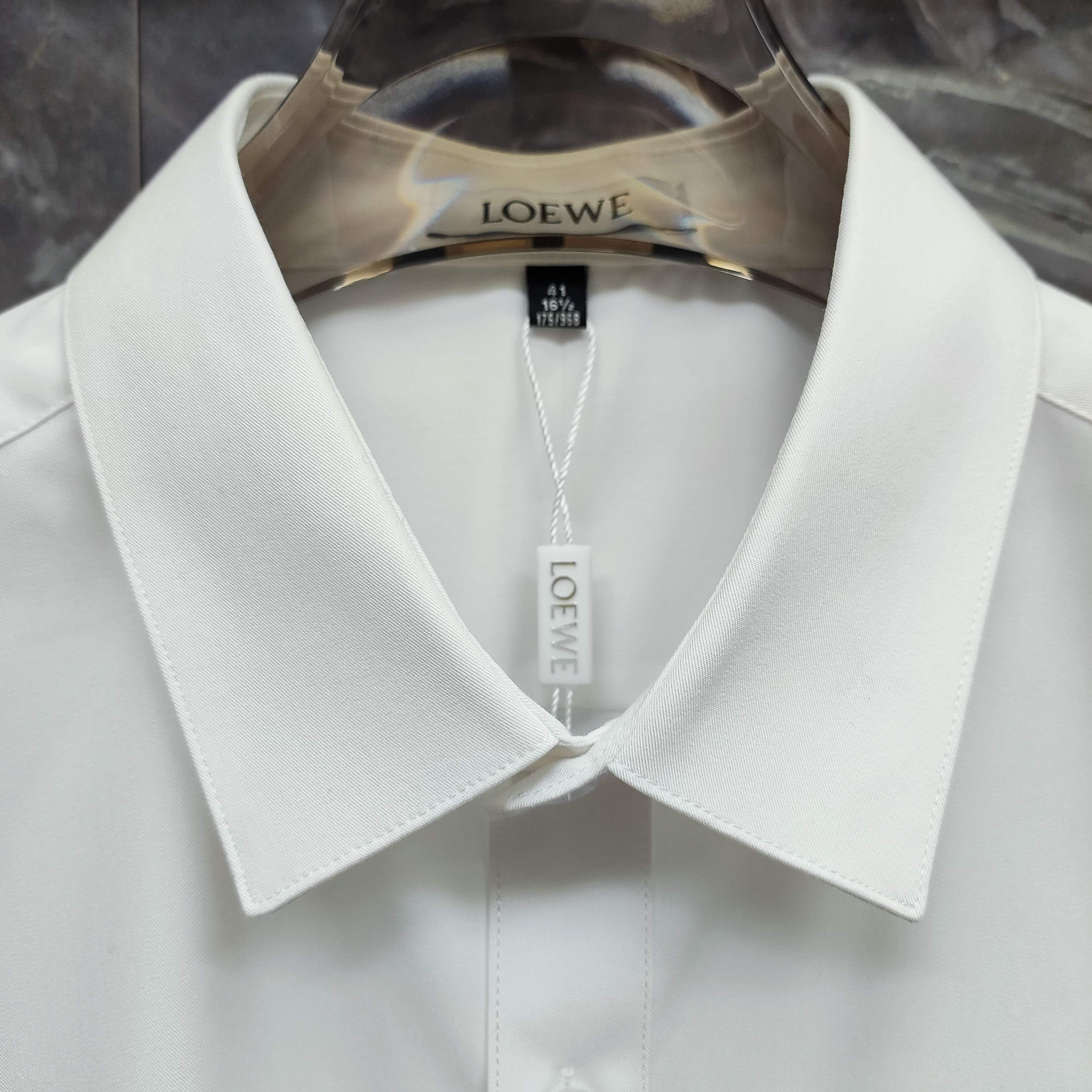 Loewe 罗意威  2026春夏新款长袖 衬衫 衬衣，高端版本！专柜定制面料 透气舒适度高，细节无可挑