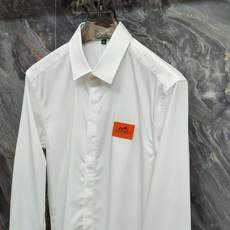 爱马仕 HERMES 2026春夏新款长袖 衬衫 衬衣,高端版本!专柜定制面料 透气舒适度高,细节无可 爱马仕 HERMES 2026春夏新款长袖 衬衫 衬衣,高端版本!专柜定制面料 透气舒适度高,细节无可