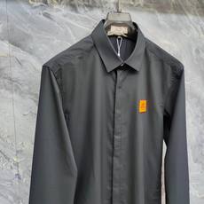 爱马仕 HERMES 2026春夏新款长袖 衬衫 衬衣,高端版本!专柜定制面料 透气舒适度高,细节无可 爱马仕 HERMES 2026春夏新款长袖 衬衫 衬衣,高端版本!专柜定制面料 透气舒适度高,细节无可