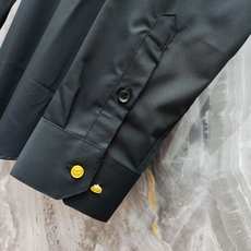 爱马仕 HERMES 2026春夏新款长袖 衬衫 衬衣,高端版本!专柜定制面料 透气舒适度高,细节无可 爱马仕 HERMES 2026春夏新款长袖 衬衫 衬衣,高端版本!专柜定制面料 透气舒适度高,细节无可