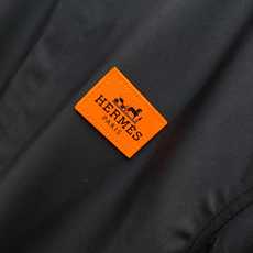 爱马仕 HERMES 2026春夏新款长袖 衬衫 衬衣,高端版本!专柜定制面料 透气舒适度高,细节无可 爱马仕 HERMES 2026春夏新款长袖 衬衫 衬衣,高端版本!专柜定制面料 透气舒适度高,细节无可