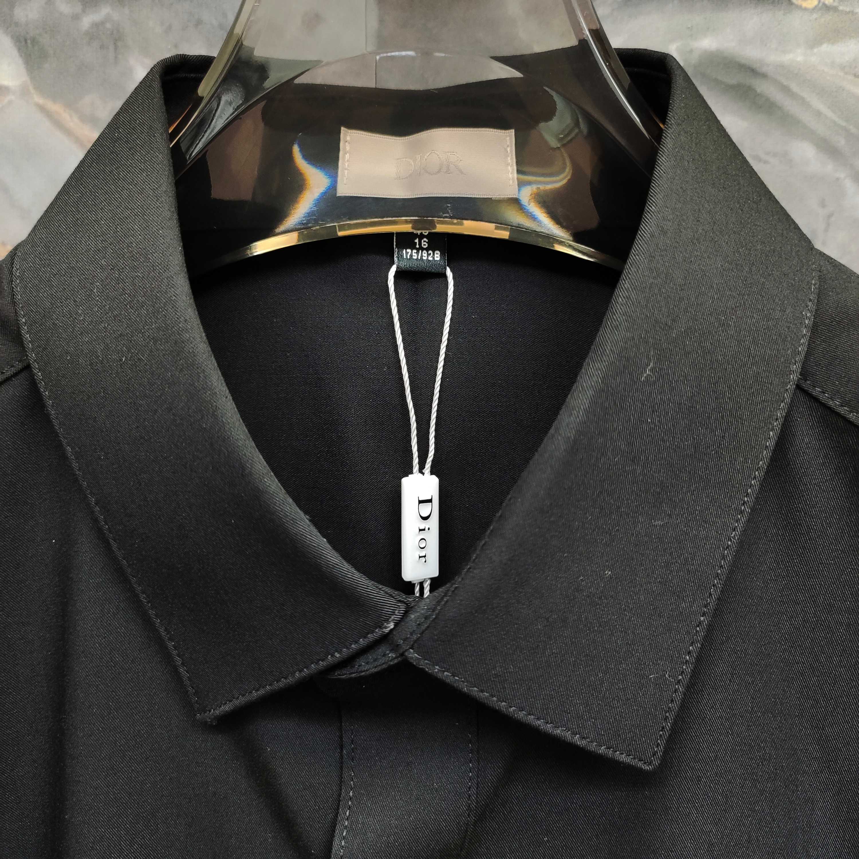   迪奥  DIOR  2025ss新款长袖 衬衫 衬衣，高端版本！专柜定制面料 透气舒适度高，细节无可