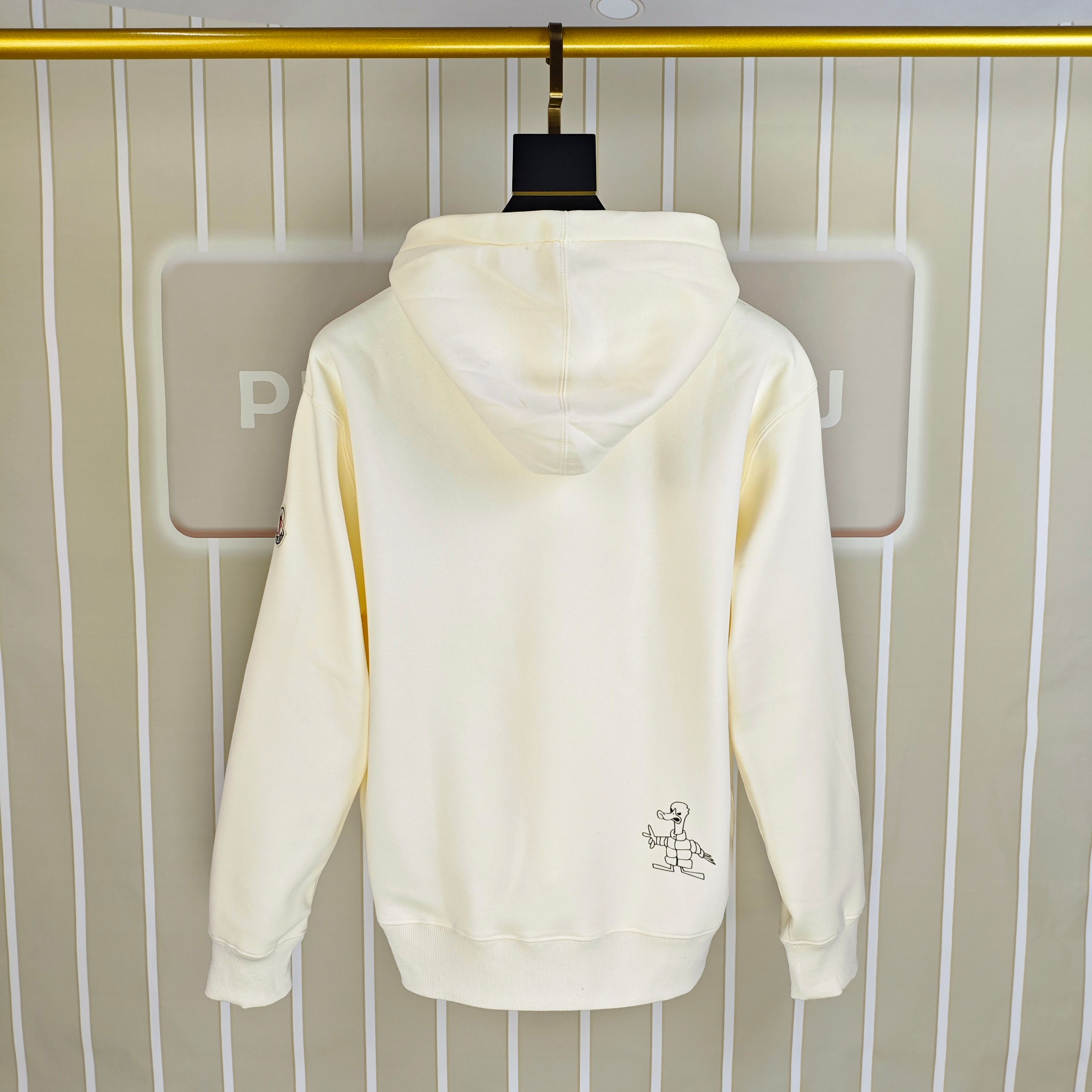 支持年后退换 P190 M*ncler 蒙口2025秋冬新款原单男士休闲套头连帽卫衣  高端定制 内里加绒⚠️OS偏大版型⚠️高版本 时尚百搭爆款✨✨印胶图案袖上绣logo标设计 原版进口420克双股纯棉➕绒面料 螺纹袖口.领口衣摆 手感超柔软细腻 穿着亲肤舒适 高端精品 代工厂精细做工 上身非常赞 男士必备单品 三标齐全 尺码S-4XL（最大码可穿220斤左右 下单请报身高体重) 