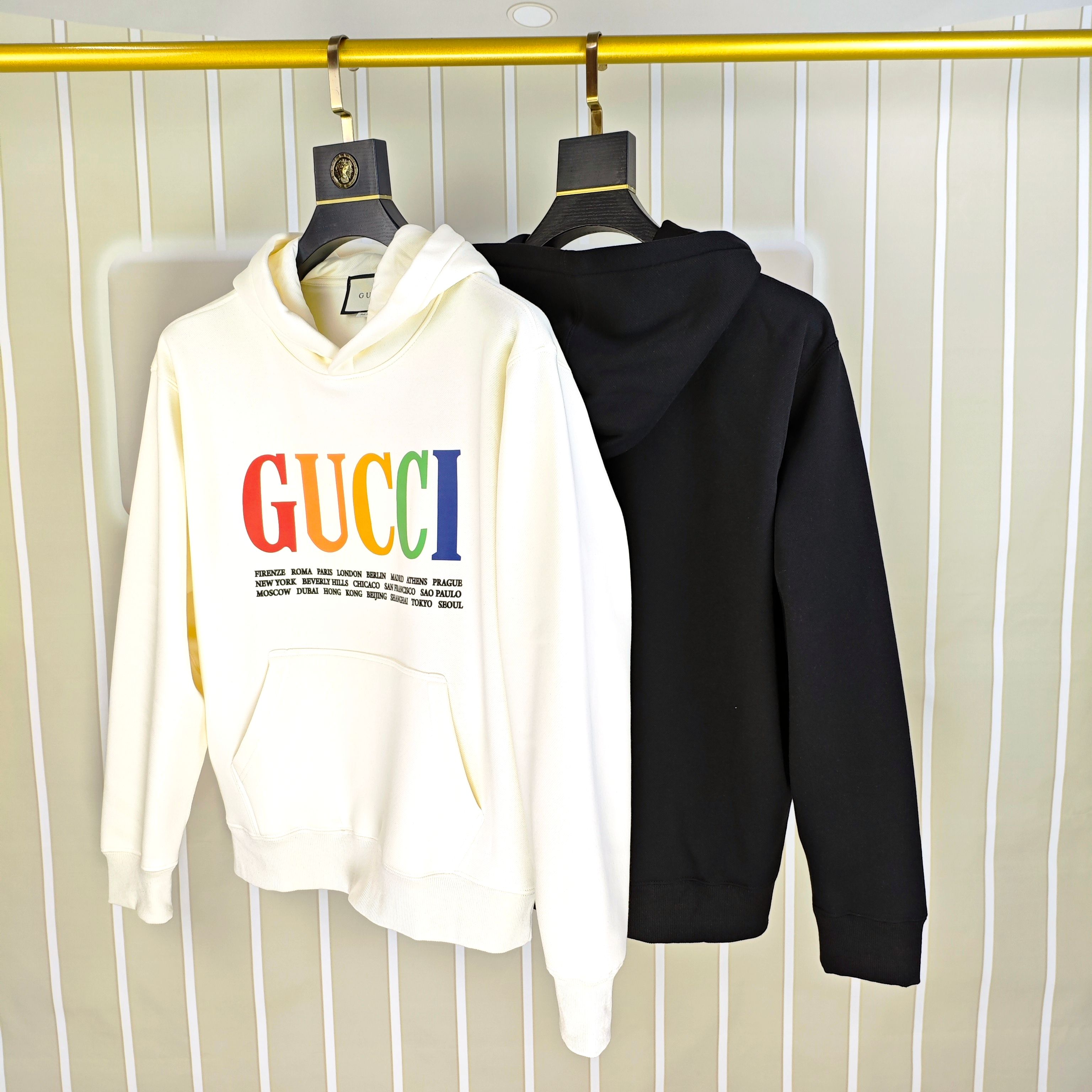 支持年后退换 P190 G*cci 古齐2025秋冬新款原单男士加绒加厚连帽卫衣 官网款 时尚百搭爆款⚠️OS宽松偏大版型⚠️✨✨狠货 高端定制 高版本✨✨立体刺绣字母logo设计 原版进口420克双股100%纯棉面料 手感超柔软细腻 穿着亲肤舒适 代工厂精细做工 高端精品 上身非常赞 男士必备单品 三标齐全 码数：S-4XL（最大码可穿220斤左右 下单请报身高体重)