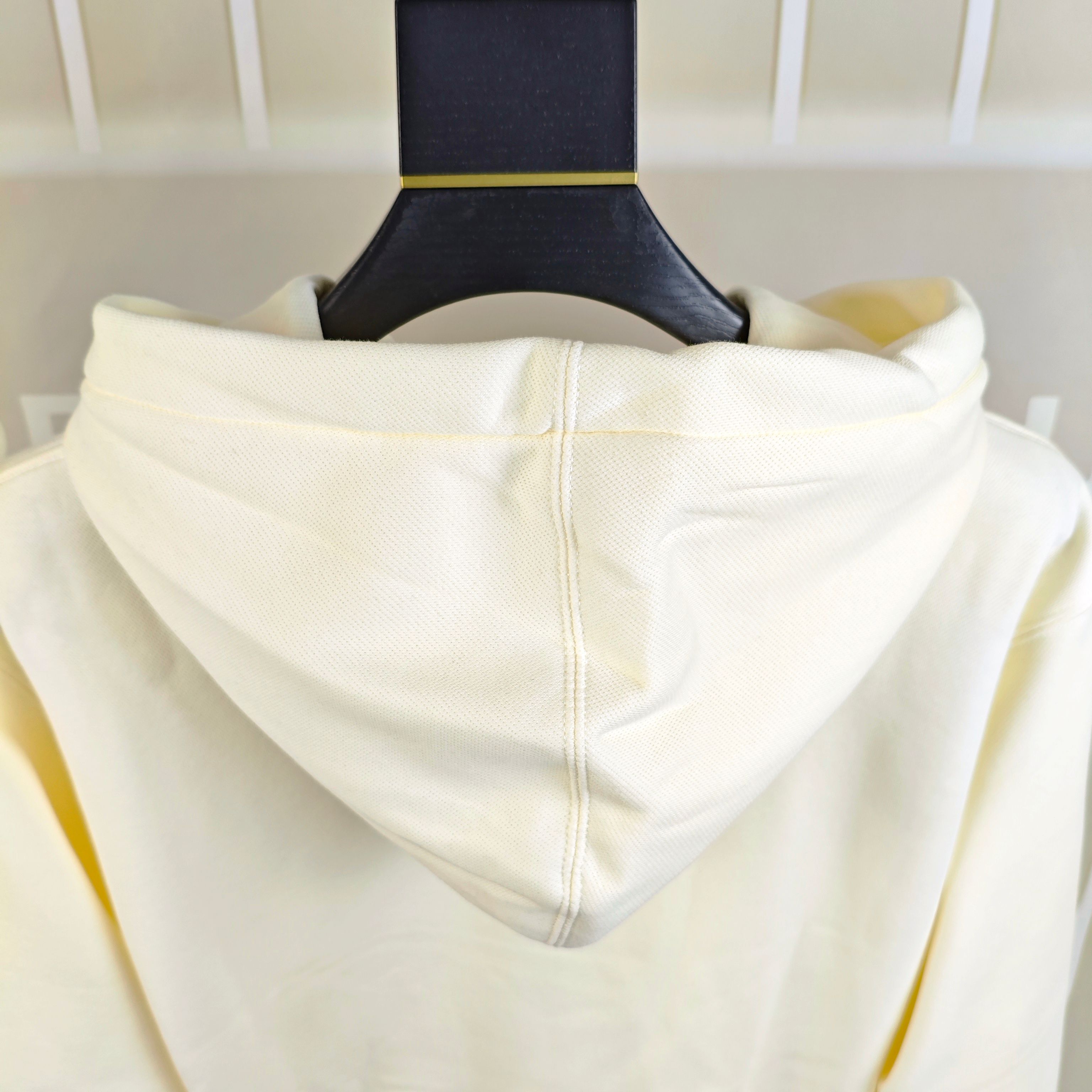 支持年后退换 P190 G*cci 古齐2025秋冬新款原单男士加绒加厚连帽卫衣 官网款 时尚百搭爆款⚠️OS宽松偏大版型⚠️✨✨狠货 高端定制 高版本✨✨立体刺绣字母logo设计 原版进口420克双股100%纯棉面料 手感超柔软细腻 穿着亲肤舒适 代工厂精细做工 高端精品 上身非常赞 男士必备单品 三标齐全 码数：S-4XL（最大码可穿220斤左右 下单请报身高体重)