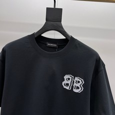 Bal*nciaga 巴黎世家2026春夏新款原单男士圆领短袖T恤 专柜同步售卖 ✨✨高端品质 高版本 Bal*nciaga 巴黎世家2026春夏新款原单男士圆领短袖T恤 专柜同步售卖 ✨✨高端品质 高版本