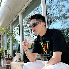 LV 路易威登2026春夏新款原单男士圆领短袖速干T恤 🔥专柜同步售卖 ✨✨高端品质 高版本 OS版型阔 LV 路易威登2026春夏新款原单男士圆领短袖速干T恤 🔥专柜同步售卖 ✨✨高端品质 高版本 OS版型阔