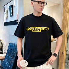 LV 路易威登2026春夏新款原单男士圆领短袖T恤 🔥专柜同步售卖 ✨✨高端品质 高版本 OS版型阔版 LV 路易威登2026春夏新款原单男士圆领短袖T恤 🔥专柜同步售卖 ✨✨高端品质 高版本 OS版型阔版