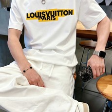 LV 路易威登2026春夏新款原单男士圆领短袖T恤 🔥专柜同步售卖 ✨✨高端品质 高版本 OS版型阔版 LV 路易威登2026春夏新款原单男士圆领短袖T恤 🔥专柜同步售卖 ✨✨高端品质 高版本 OS版型阔版