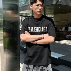 Bal*nciaga 巴黎世家2026春夏新款原单男士圆领短袖T恤 专柜同步售卖 🔥🔥爆款✨✨高端品质 Bal*nciaga 巴黎世家2026春夏新款原单男士圆领短袖T恤 专柜同步售卖 🔥🔥爆款✨✨高端品质