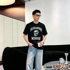 McQ*een 麦昆2026春夏新款原单男士圆领短袖T恤 🔥专柜同步售卖 ✨✨高端品质 高版本 OS版型 McQ*een 麦昆2026春夏新款原单男士圆领短袖T恤 🔥专柜同步售卖 ✨✨高端品质 高版本 OS版型