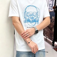 McQ*een 麦昆2026春夏新款原单男士圆领短袖T恤 专柜同步售卖 ✨✨高端品质 高版本 OS版型阔 McQ*een 麦昆2026春夏新款原单男士圆领短袖T恤 专柜同步售卖 ✨✨高端品质 高版本 OS版型阔
