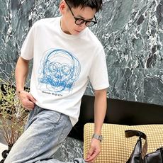 McQ*een 麦昆2026春夏新款原单男士圆领短袖T恤 专柜同步售卖 ✨✨高端品质 高版本 OS版型阔 McQ*een 麦昆2026春夏新款原单男士圆领短袖T恤 专柜同步售卖 ✨✨高端品质 高版本 OS版型阔