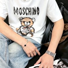 M*SCHINO 莫斯奇诺2026春夏新款原单男士圆领短袖T恤 🔥专柜同步售卖 ✨✨高端品质 高版本 O M*SCHINO 莫斯奇诺2026春夏新款原单男士圆领短袖T恤 🔥专柜同步售卖 ✨✨高端品质 高版本 O