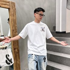 BURBE** 巴宝莉2026春夏新款原单男士圆领短袖T恤 🔥专柜同步售卖 ✨✨高端品质 高版本 爆款✨ BURBE** 巴宝莉2026春夏新款原单男士圆领短袖T恤 🔥专柜同步售卖 ✨✨高端品质 高版本 爆款✨