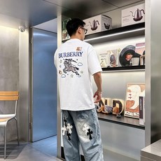 BURBE** 巴宝莉2026春夏新款原单男士圆领短袖T恤 🔥专柜同步售卖 ✨✨高端品质 高版本 爆款✨ BURBE** 巴宝莉2026春夏新款原单男士圆领短袖T恤 🔥专柜同步售卖 ✨✨高端品质 高版本 爆款✨