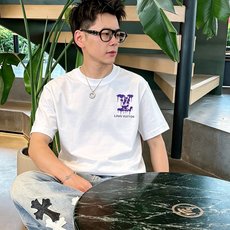 LV 路易威登2026春夏新款原单男士圆领短袖速干T恤 🔥专柜同步售卖 ✨✨高端品质 高版本 OS版型阔 LV 路易威登2026春夏新款原单男士圆领短袖速干T恤 🔥专柜同步售卖 ✨✨高端品质 高版本 OS版型阔