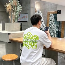 Bal*nciaga 巴黎世家2026春夏新款原单男士圆领短袖T恤 专柜同步售卖 🔥🔥爆款✨✨高端品质 Bal*nciaga 巴黎世家2026春夏新款原单男士圆领短袖T恤 专柜同步售卖 🔥🔥爆款✨✨高端品质