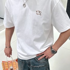 BURBE** 巴宝莉2026春夏新款原单男士圆领短袖T恤 🔥专柜同步售卖 ✨✨高端品质 高版本 爆款✨ BURBE** 巴宝莉2026春夏新款原单男士圆领短袖T恤 🔥专柜同步售卖 ✨✨高端品质 高版本 爆款✨