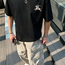 BURBE** 巴宝莉2026春夏新款原单男士圆领短袖T恤 🔥专柜同步售卖 ✨✨高端品质 高版本 爆款✨ BURBE** 巴宝莉2026春夏新款原单男士圆领短袖T恤 🔥专柜同步售卖 ✨✨高端品质 高版本 爆款✨