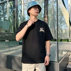 BURBE** 巴宝莉2026春夏新款原单男士圆领短袖T恤 🔥专柜同步售卖 ✨✨高端品质 高版本 爆款✨ BURBE** 巴宝莉2026春夏新款原单男士圆领短袖T恤 🔥专柜同步售卖 ✨✨高端品质 高版本 爆款✨
