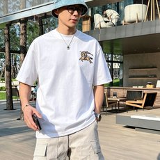 BURBE** 巴宝莉2026春夏新款原单男士圆领短袖T恤 🔥专柜同步售卖 ✨✨高端品质 高版本 爆款✨ BURBE** 巴宝莉2026春夏新款原单男士圆领短袖T恤 🔥专柜同步售卖 ✨✨高端品质 高版本 爆款✨