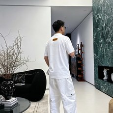LV 路易威登2026春夏新款原单男士圆领短袖速干T恤 🔥专柜同步售卖 ✨✨高端品质 高版本 OS版型阔 LV 路易威登2026春夏新款原单男士圆领短袖速干T恤 🔥专柜同步售卖 ✨✨高端品质 高版本 OS版型阔