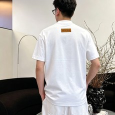 LV 路易威登2026春夏新款原单男士圆领短袖速干T恤 🔥专柜同步售卖 ✨✨高端品质 高版本 OS版型阔 LV 路易威登2026春夏新款原单男士圆领短袖速干T恤 🔥专柜同步售卖 ✨✨高端品质 高版本 OS版型阔
