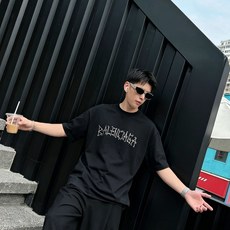 Bal*nciaga 巴黎世家2026春夏新款原单男士圆领短袖T恤 专柜同步售卖 ✨✨高端品质 高版本 Bal*nciaga 巴黎世家2026春夏新款原单男士圆领短袖T恤 专柜同步售卖 ✨✨高端品质 高版本
